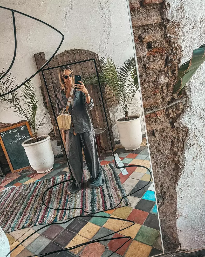 Cum arata Gabriela Prisacariu, sotia lui Dani Otil, in costum de baie 3