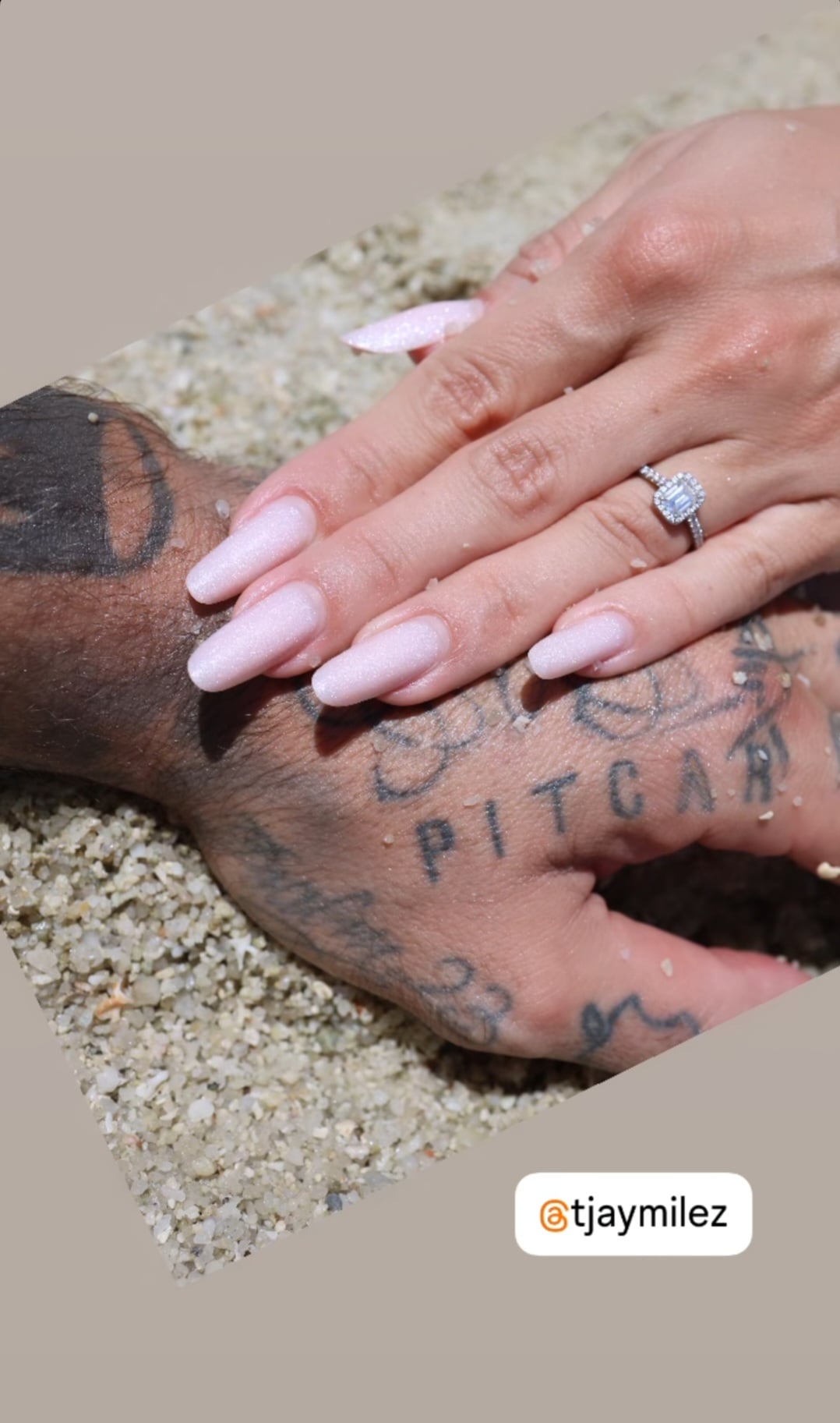 Cum arata inelul de logodna primit de Francisca de la TJ Miles 4