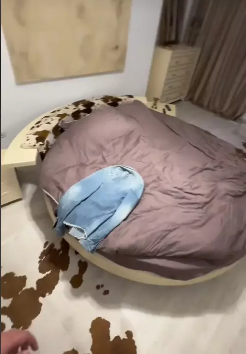 Cum arata patul in care doarme Raluca Badulescu 14