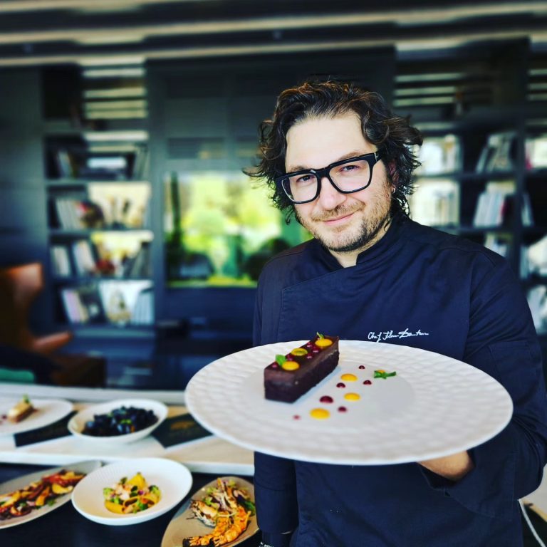 Cum arată vila impresionantă a lui chef Florin Dumitrescu, după renovare: ”Sincer, cred că am o bucătărie semiprofesională chiar la mine acasă”. FOTO