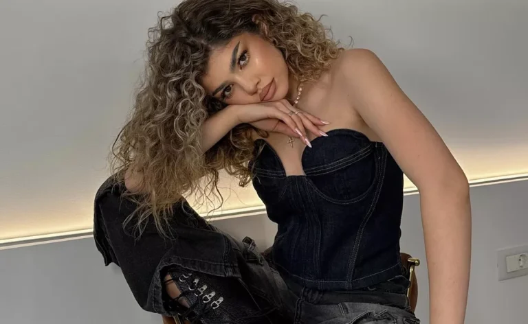 Cum au reacționat părinții Cezarei Cristescu când i-a anunțat că o să joace în Buzz House: „Contează foarte mult!” VIDEO EXCLUSIV