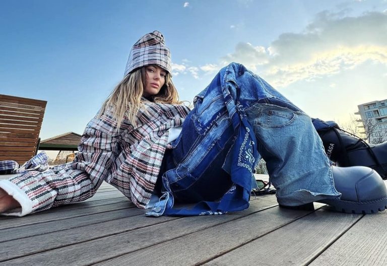 De ce nu apare Delia cu decolteu, de fapt: “Eu nu știu cu ce să mă mai acopăr”. Motivul i-a luat prin surprindere pe mulți fani