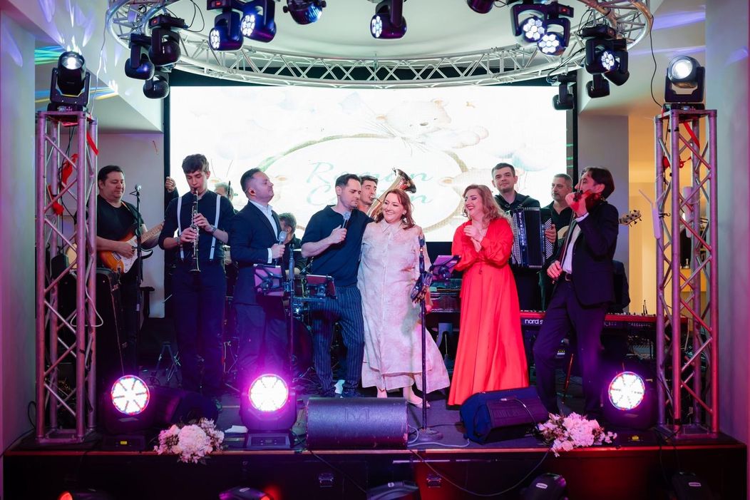 Ecaterina Ladin, Dalida din Las Fierbinti, si-a botezat al treilea baiat 5