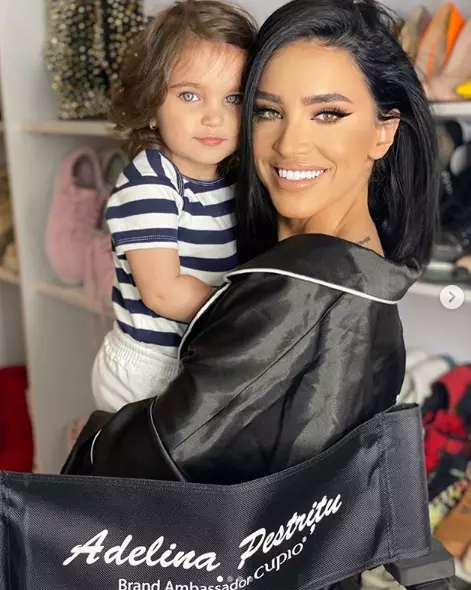 Imagine rara cu fiica Adelinei Pestritu 3