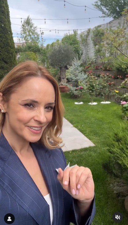 Imagini incredibil de frumoase din gradina Andreei Marin