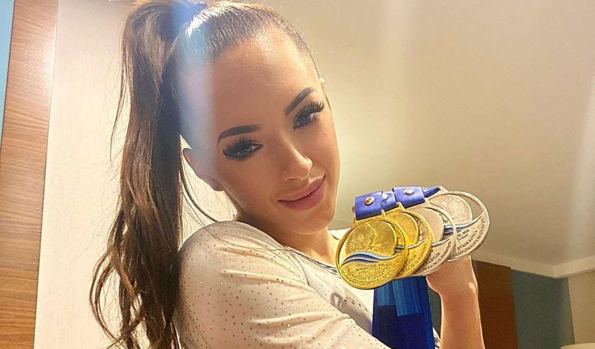 Larisa Iordache si iubitul au stabilit data cununiei civile 14