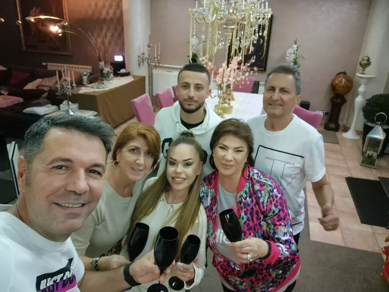 Mihaela Borcea, ipostaza rara alaturi de fiica vitrega 2