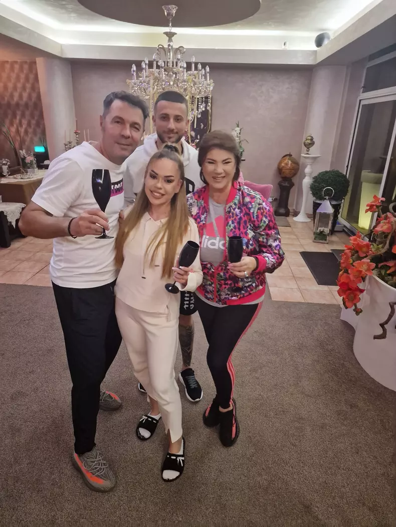 Mihaela Borcea, ipostaza rara alaturi de fiica vitrega 3