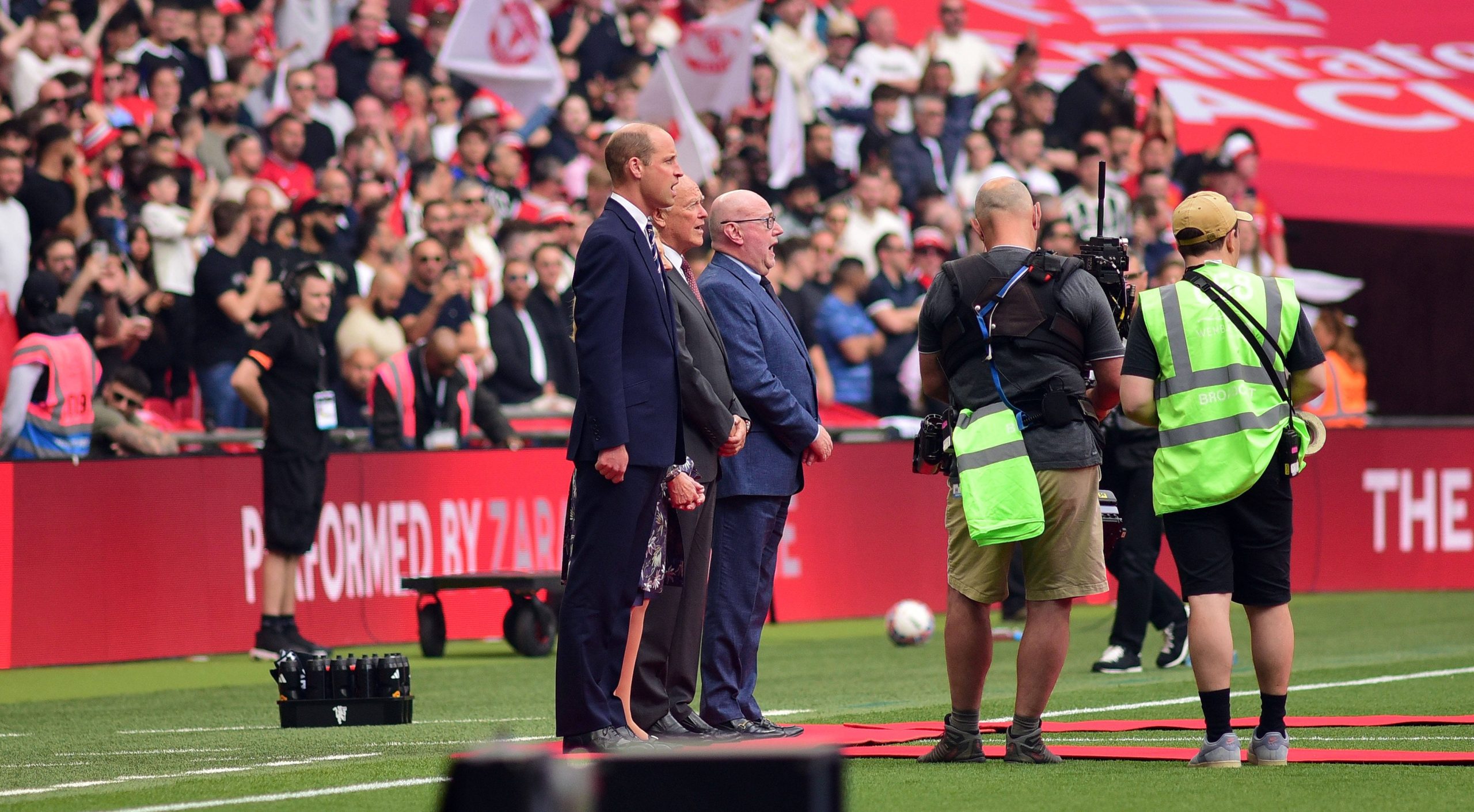 Cât de mare a crescut prințul George! Fiul cel mare al lui William și Kate a surprins pe toată lumea