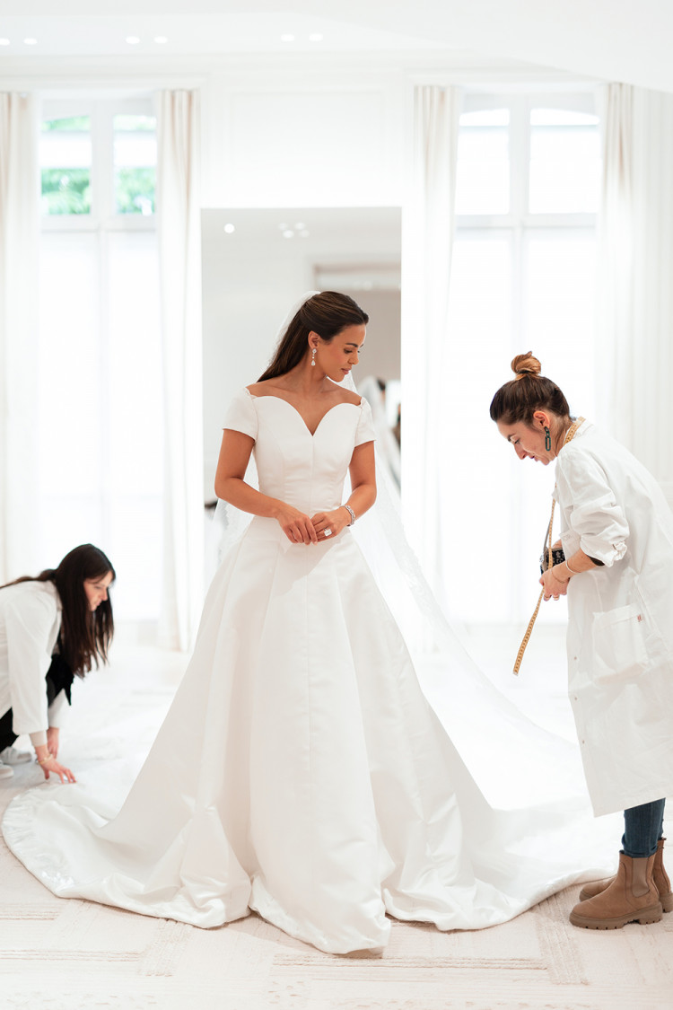 Rochia de mireasa fabuloasa purtata de aleasa miliardarului Umar Kamani 15