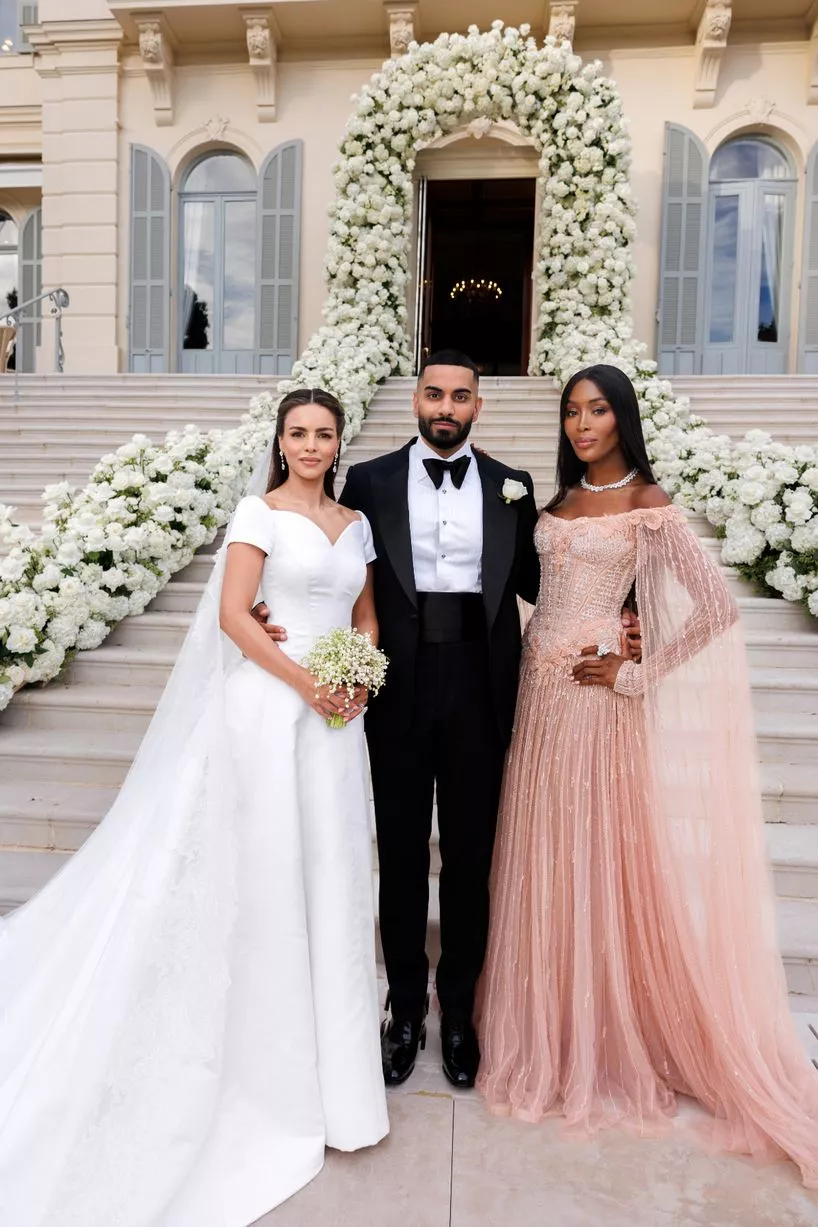 Rochia de mireasa fabuloasa purtata de aleasa miliardarului Umar Kamani 8