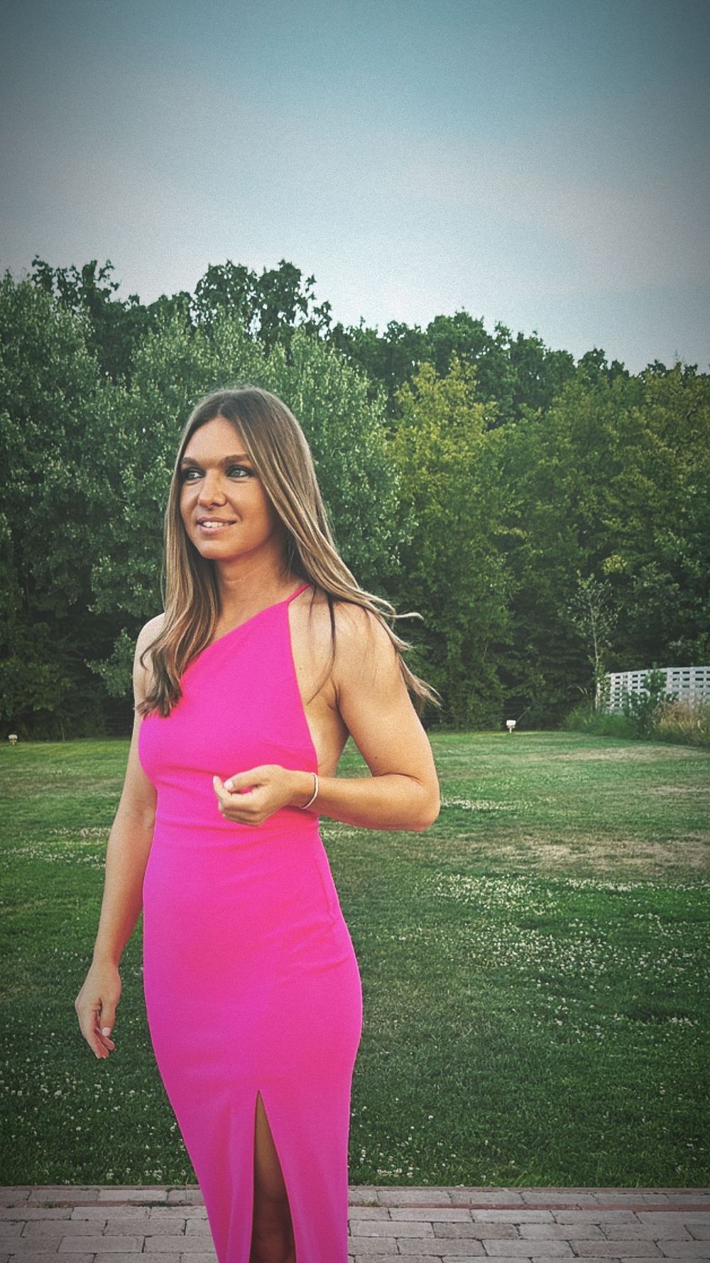 Ce a postat Simona Halep, după ce au apărut imagini cu ea și presupusul ei iubit