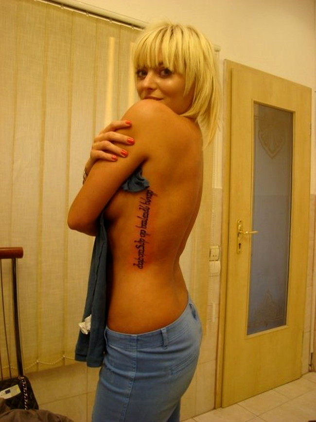 Singurele imagini cu Delia in care apare topless 1