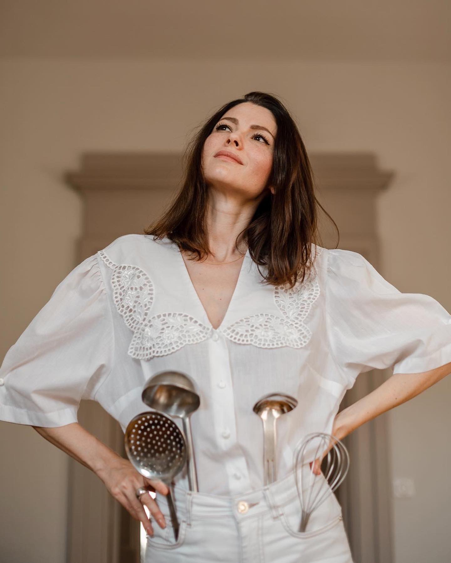 Tinuta eleganta purtata de Anca Lungu la Cannes 8