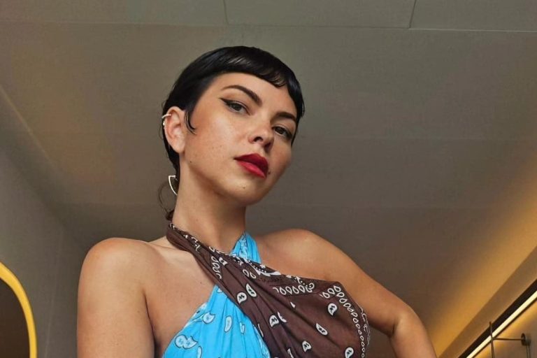 Ținuta incendiară cu care Inna și-a înnebunit fanii. A apărut în cea mai scurtă fustă și a atras toate privirile