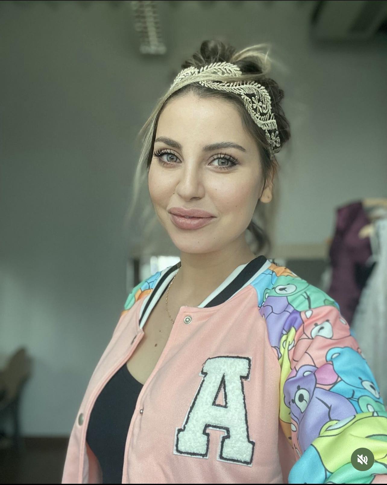 Letiția Vlădescu a făcut schimbări considerabile de look pentru serialul Brigada Nimic