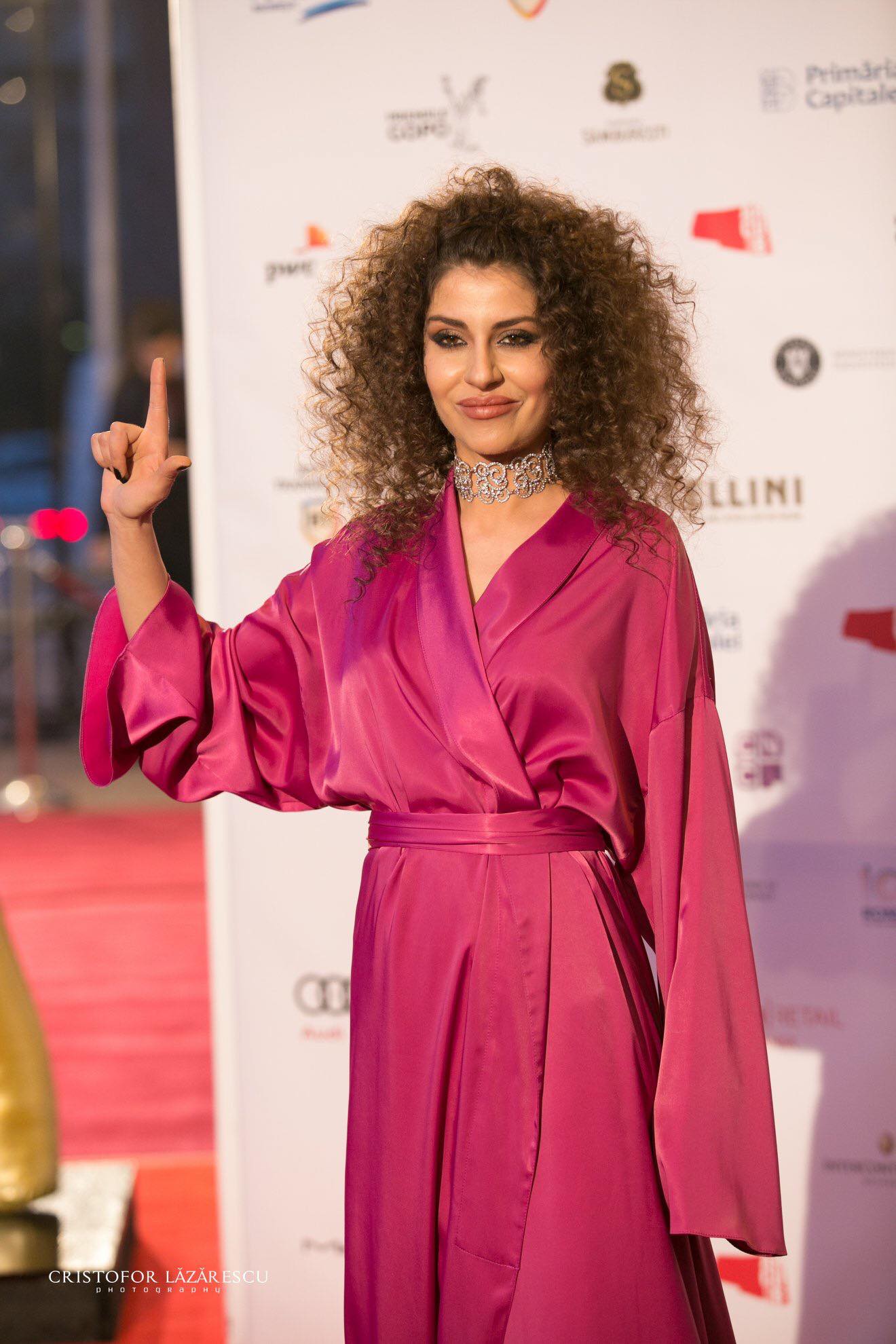 Letiția Vlădescu a făcut schimbări considerabile de look pentru serialul Brigada Nimic