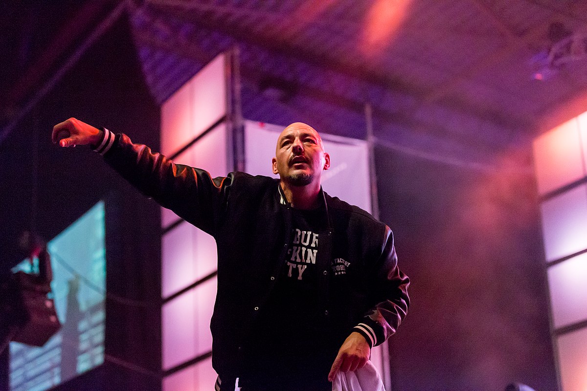 Andreea Bănică, amenințată și înjurată la un concert de un artist internațional. Vedeta a depus plângere la Poliție