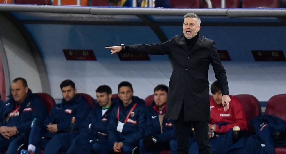 Cat de frumoasa este sotia lui Edward Iordanescu, antrenorul echipei nationale de fotbal a Romaniei 17