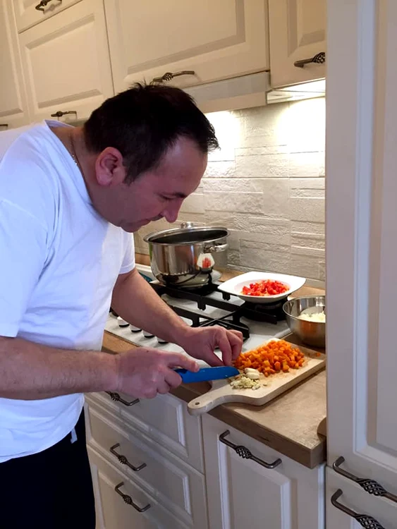 Cine este Florin Decuseara 4