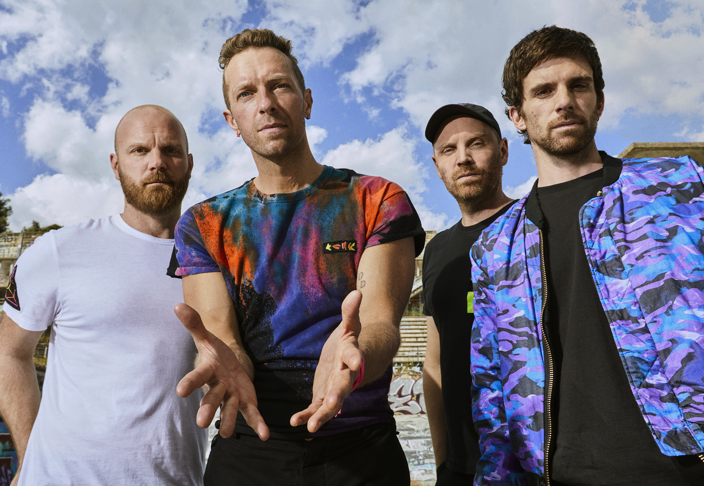 Cine este Babasha, manelistul care a urcat pe scenă la concertul Coldplay și a fost huiduit