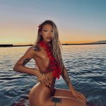 Cum arata Ema Uta in costum de baie 1