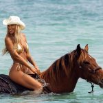 Cum arata Ema Uta in costum de baie 24