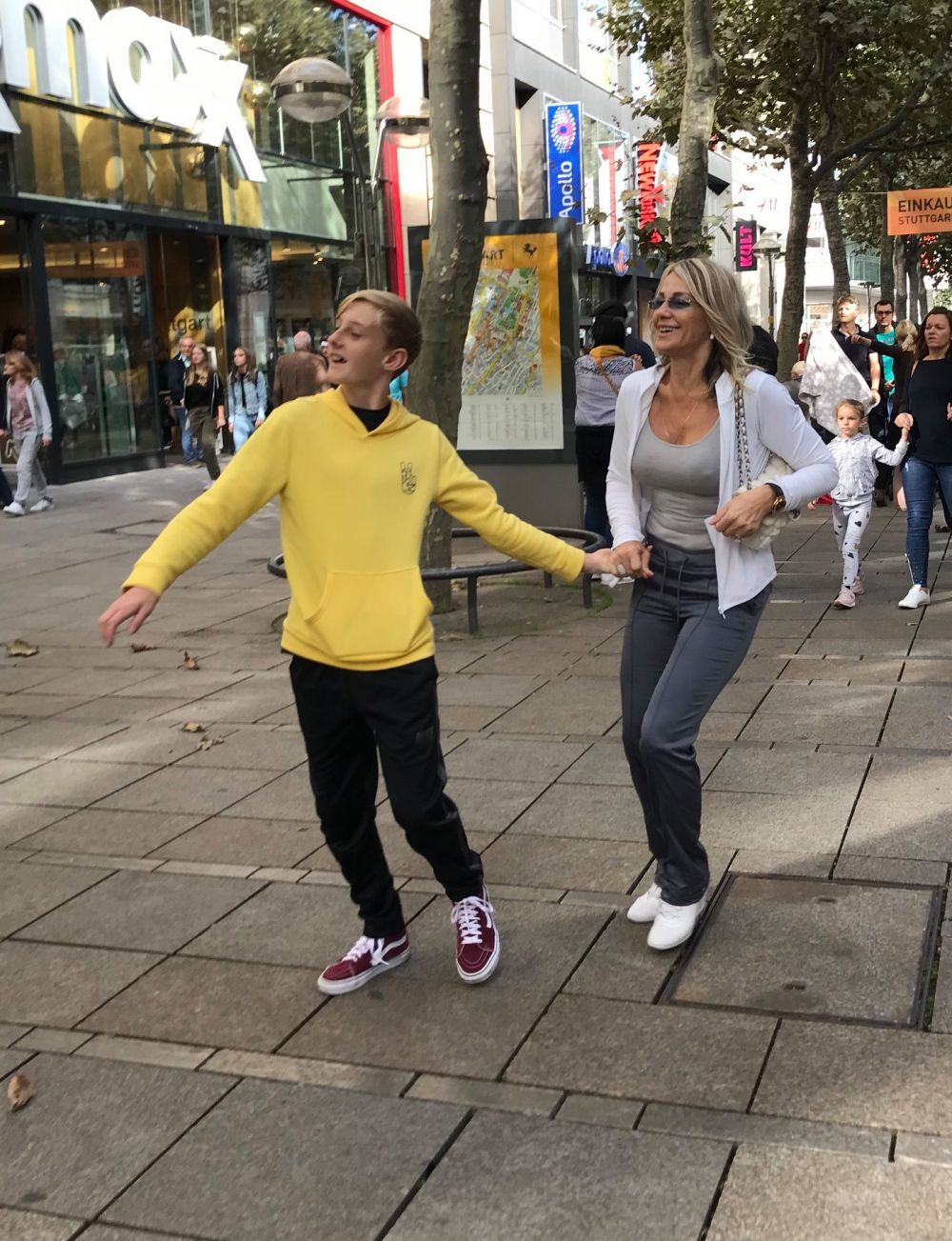 Cum arata singurul fiu al Nadiei Comaneci 17