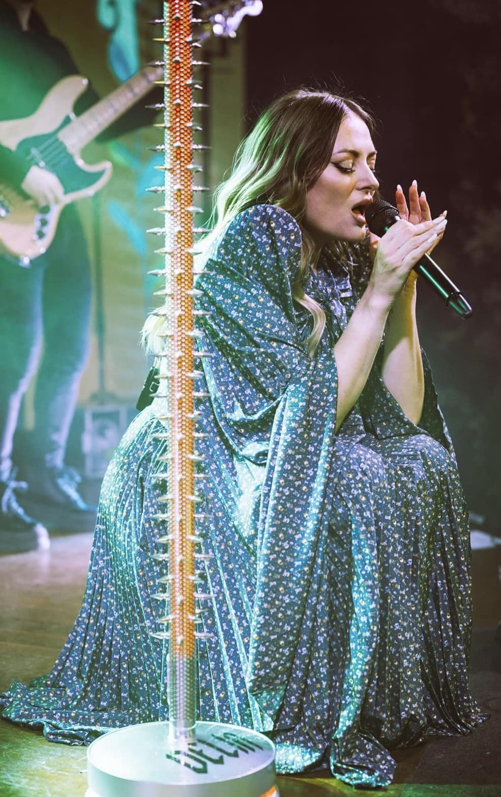 Delia, cu posteriorul la vedere pe retele sociale 1