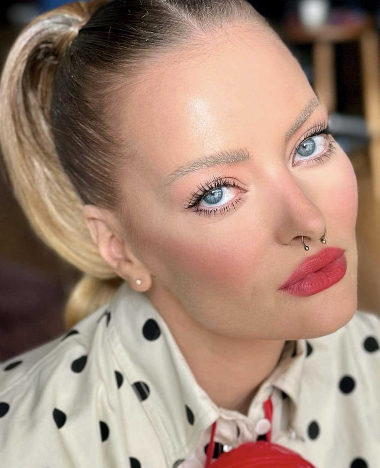 Delia, cu posteriorul la vedere pe retele sociale 11