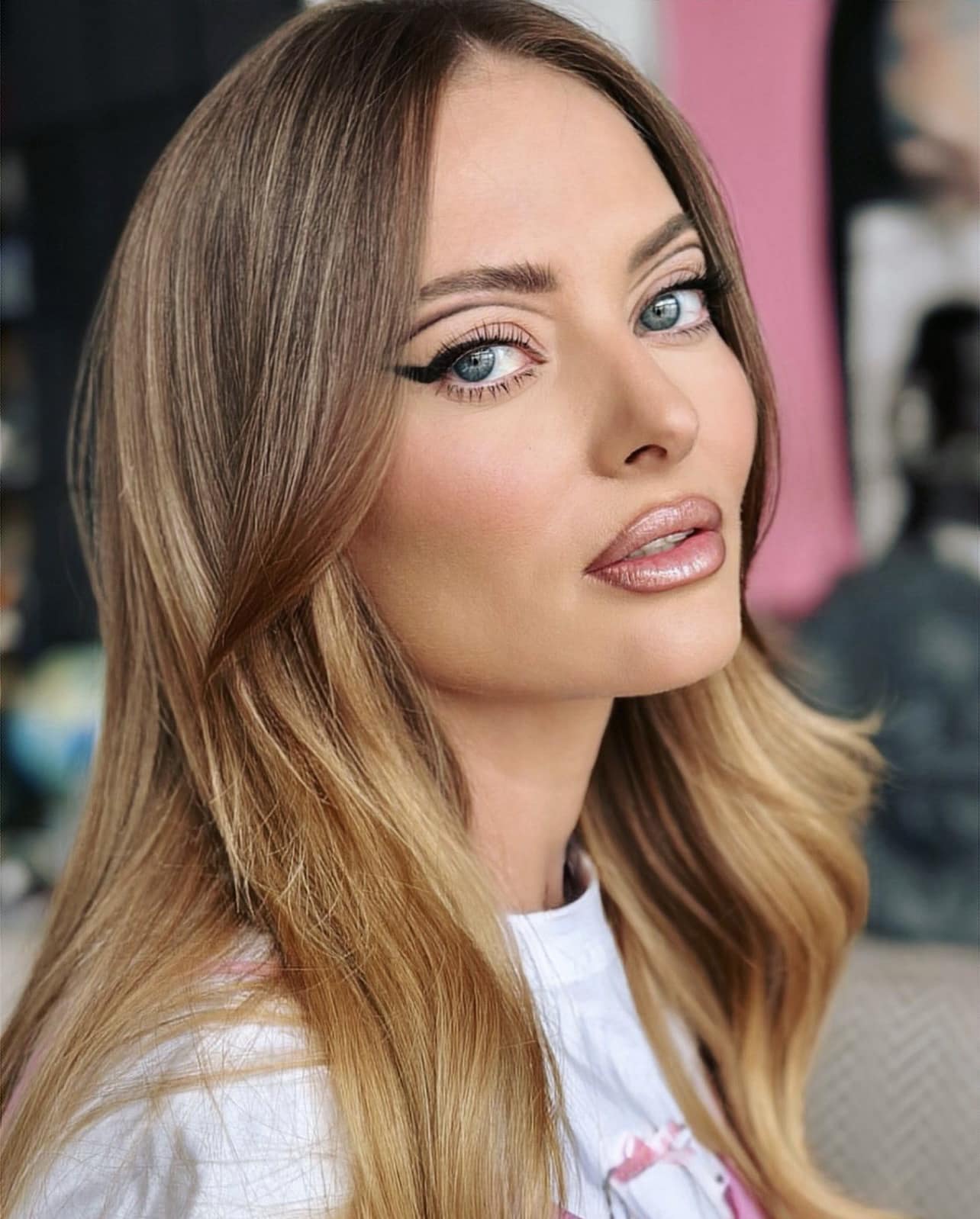 Delia, cu posteriorul la vedere pe retele sociale 13