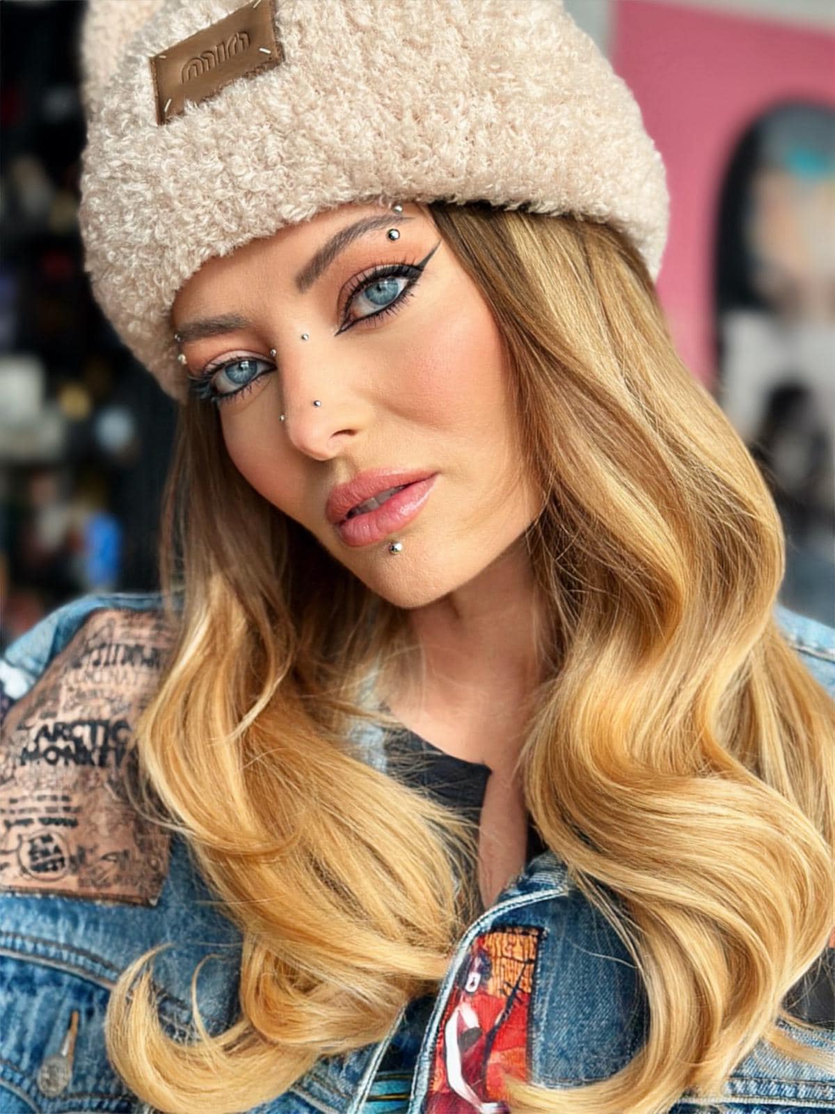 Delia, cu posteriorul la vedere pe retele sociale 14