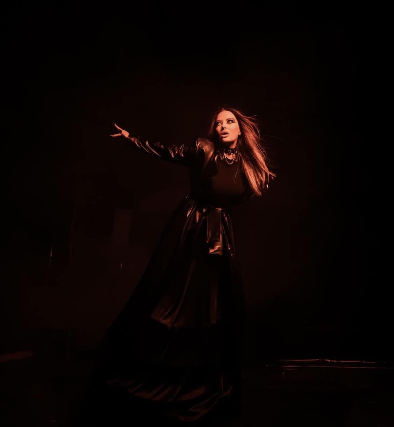 Delia, cu posteriorul la vedere pe retele sociale 3