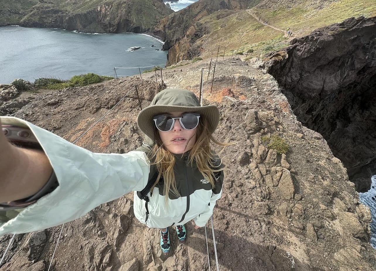 Delia, cu posteriorul la vedere pe retele sociale 10