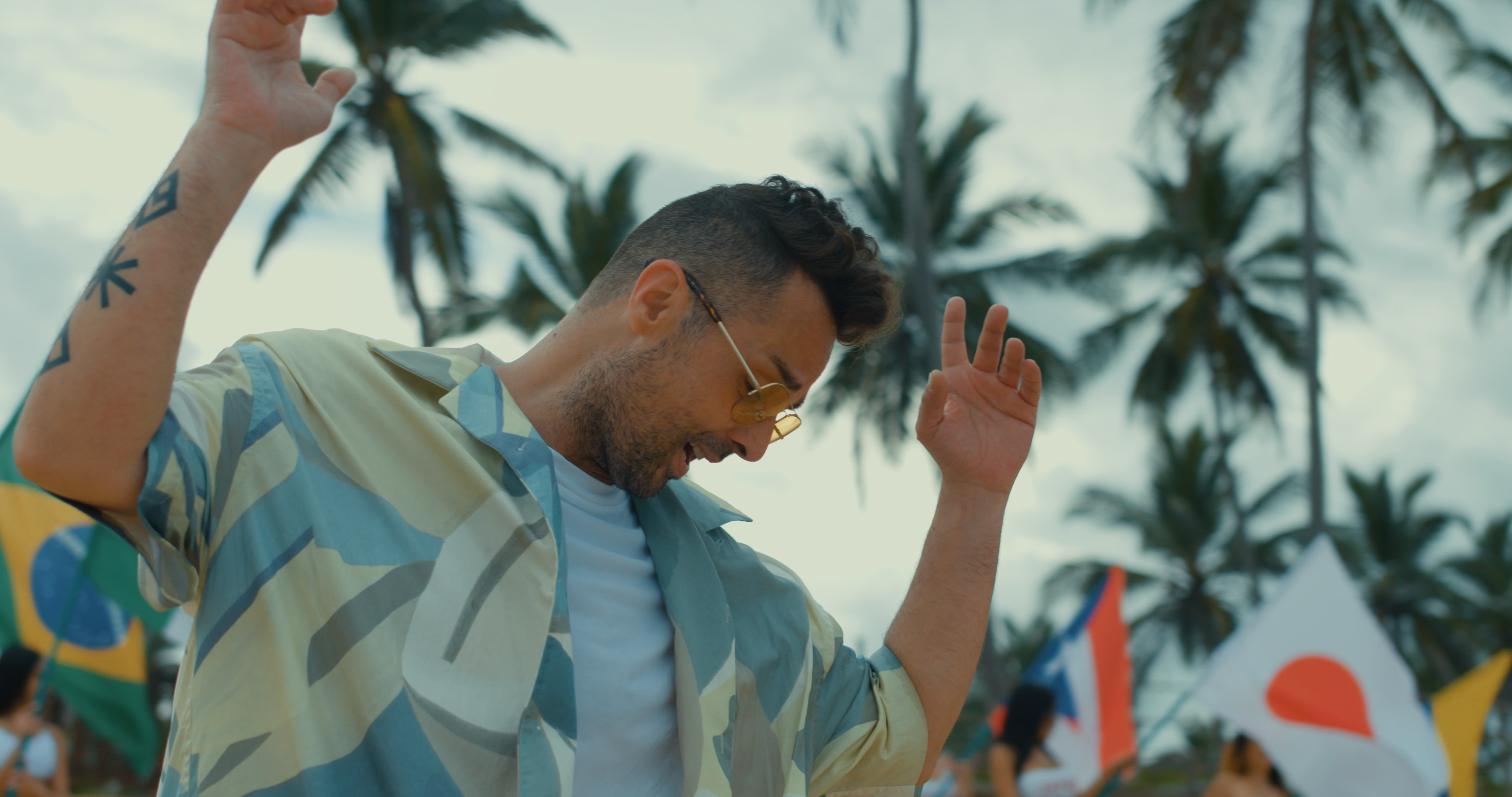 Fly Project si-a lansat noua piesa Puerto Rico” 4