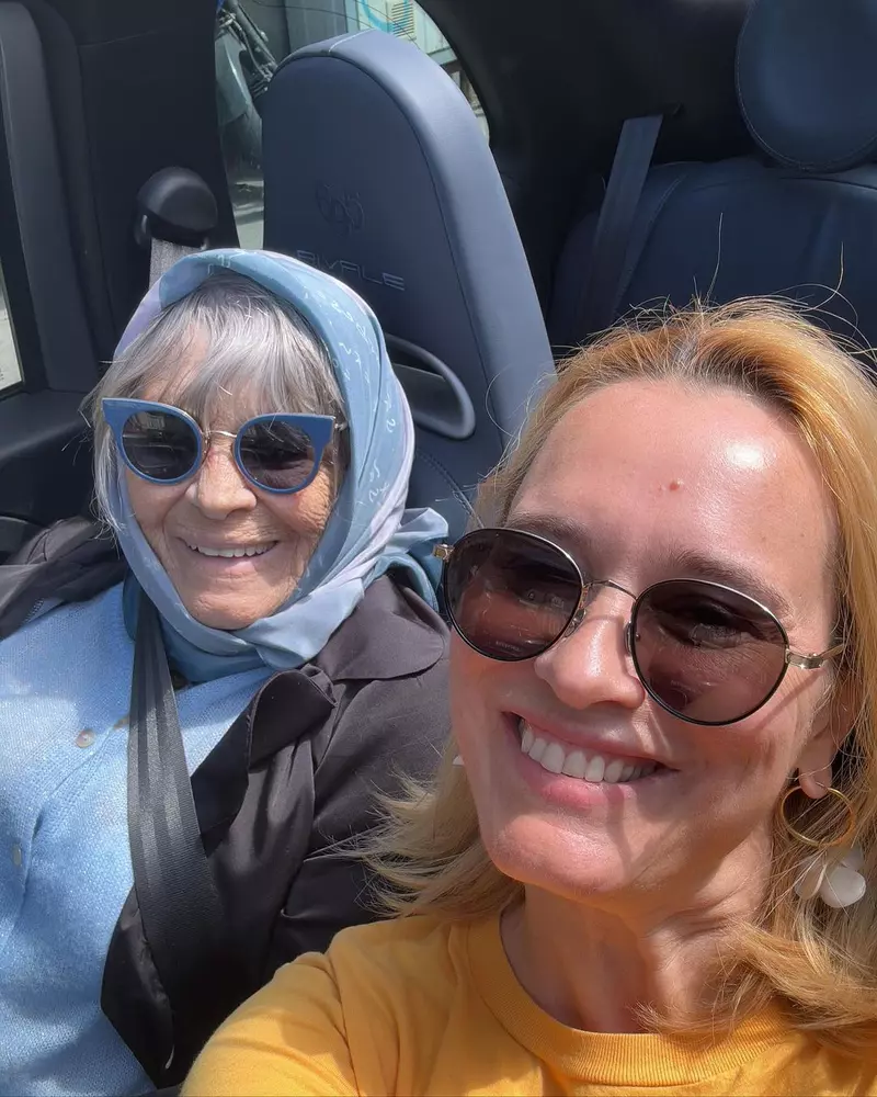 Imagini impresionante cu Andreea Esca și mama ei, din tinerețe 14