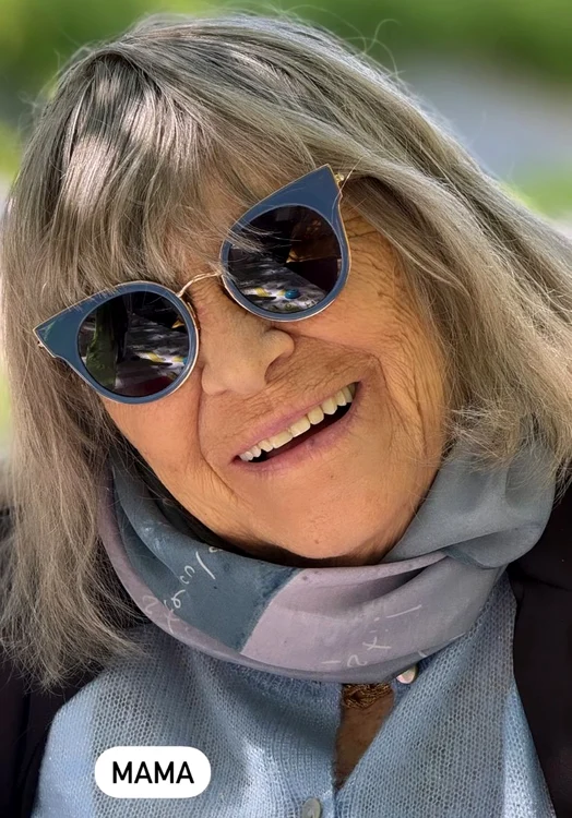 Imagini impresionante cu Andreea Esca și mama ei, din tinerețe 3