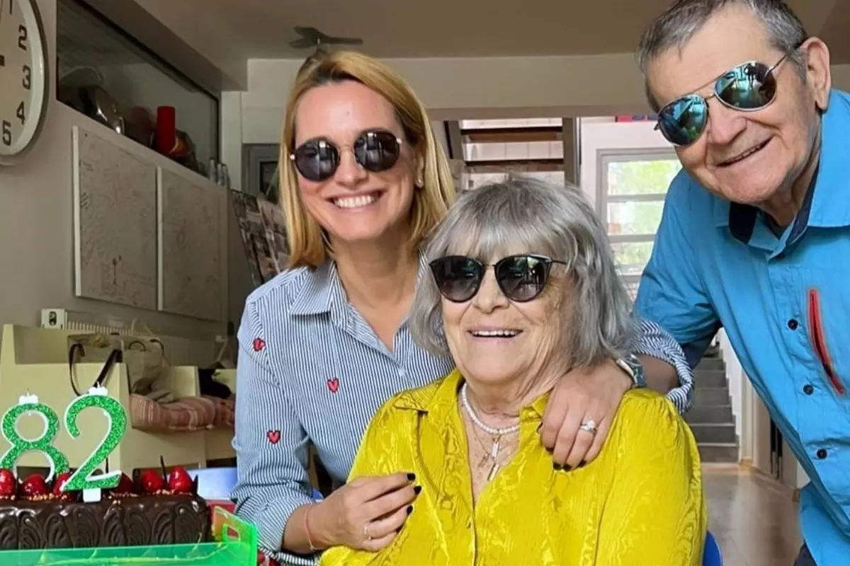 Imagini impresionante cu Andreea Esca și mama ei, din tinerețe 5