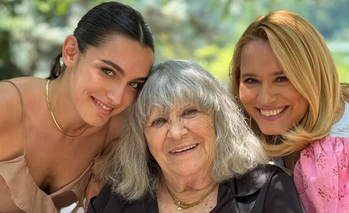 Imagini impresionante cu Andreea Esca și mama ei, din tinerețe 7