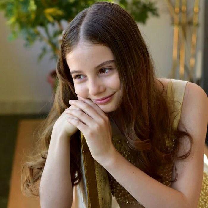 Irina Columbeanu, tinuta de mii de euro 8