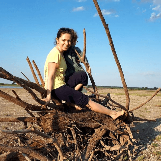 Cum și-a făcut apariția iubita lui Nicușor Dan, Mirabela Grădinaru, la vot