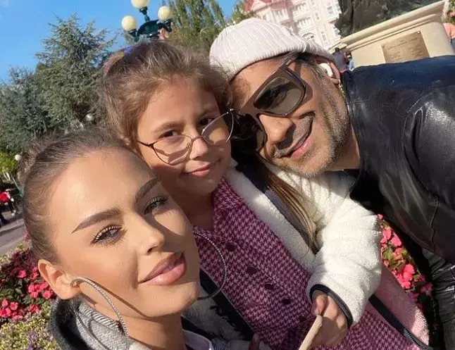 Mai locuiesc sau nu impreuna Misha si Connect-R 2