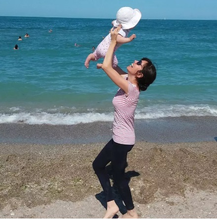 Cum și-a făcut apariția iubita lui Nicușor Dan, Mirabela Grădinaru, la vot