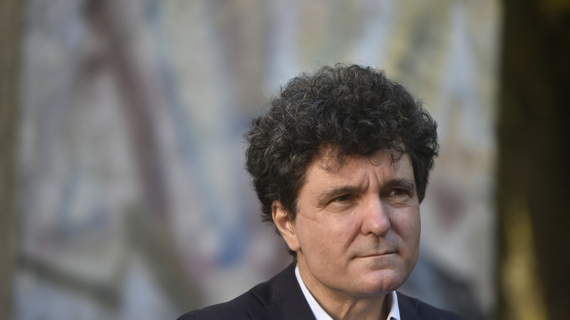 Cum și-a făcut apariția iubita lui Nicușor Dan, Mirabela Grădinaru, la vot