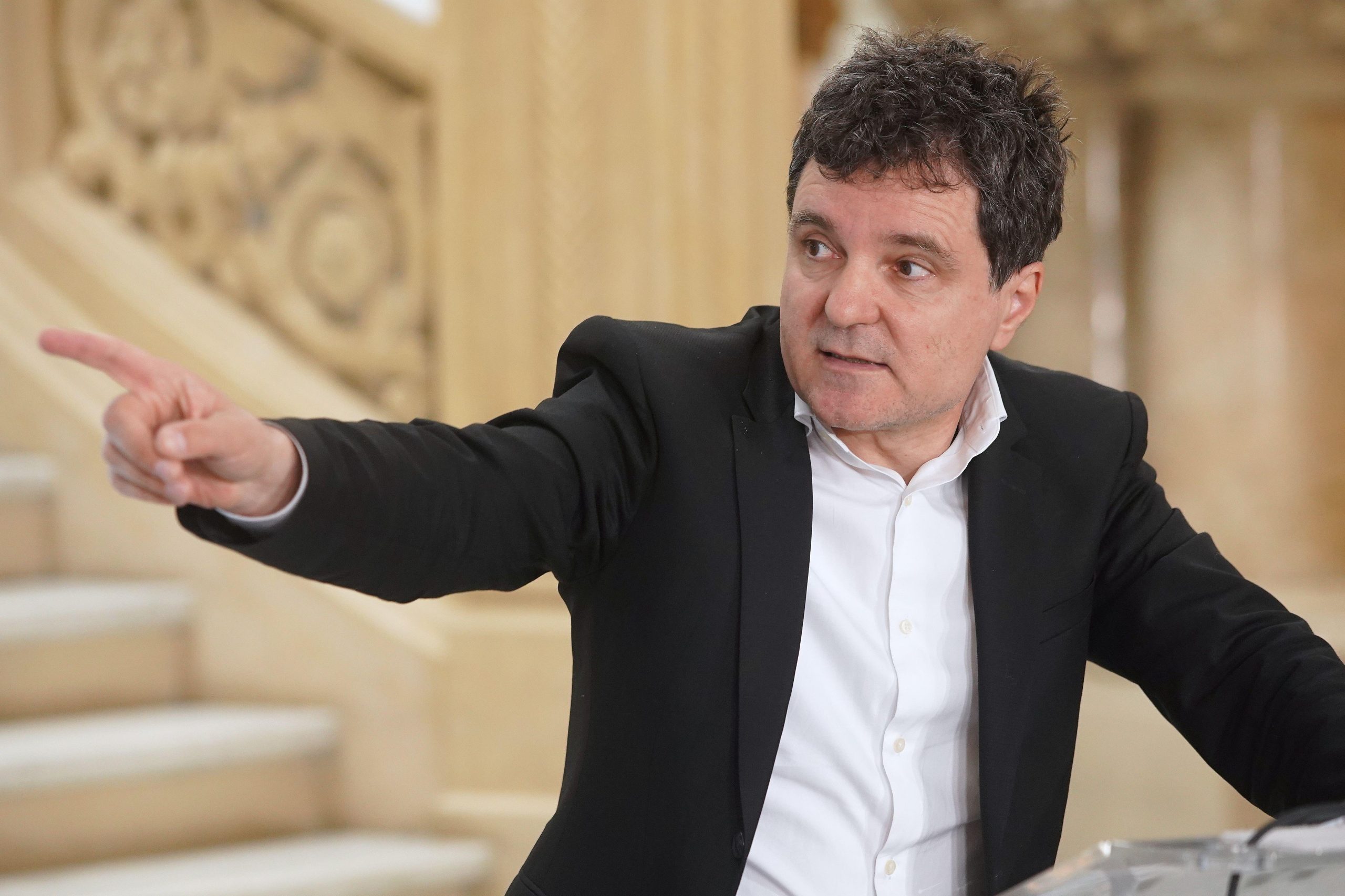 Cum și-a făcut apariția iubita lui Nicușor Dan, Mirabela Grădinaru, la vot