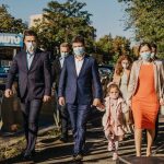 Cum și-a făcut apariția iubita lui Nicușor Dan, Mirabela Grădinaru, la vot