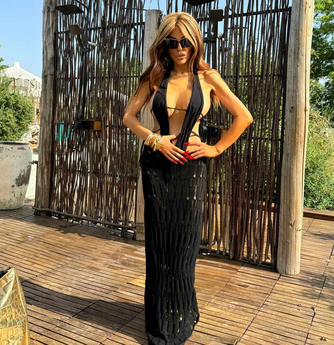 Raluca Badulescu, in cel mai ametitor decolteu pe retelele sociale 8