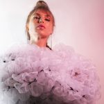 Recunosti fetita din imagine 24