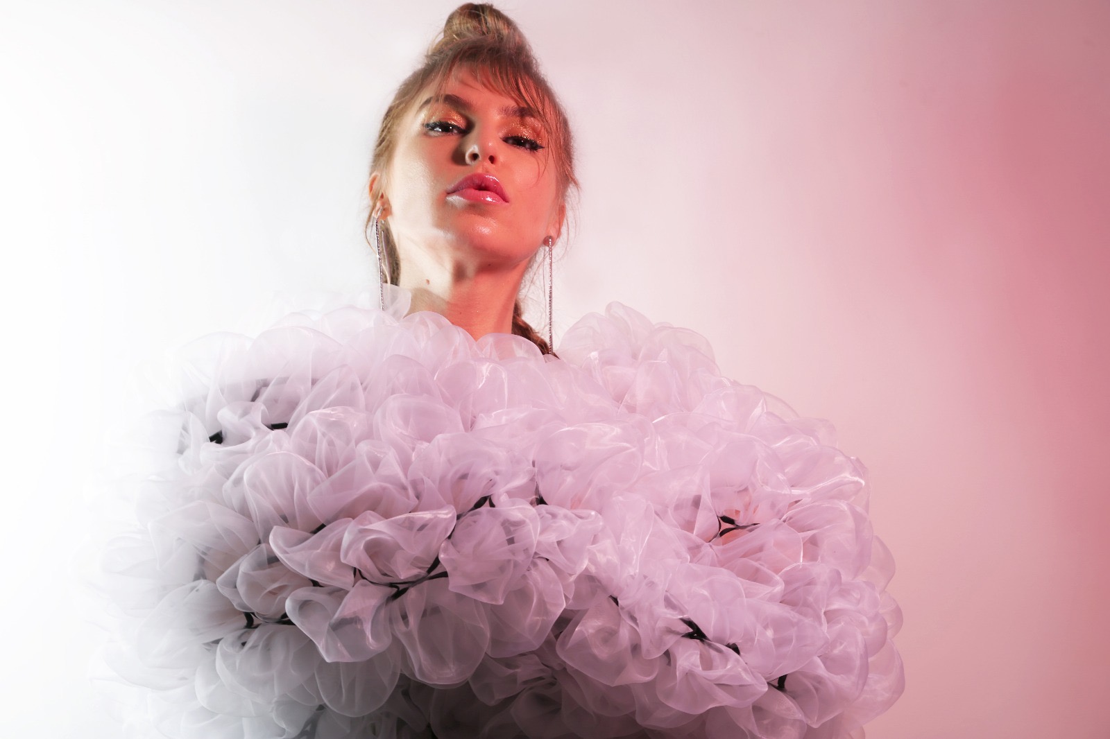 Recunosti fetita din imagine 24