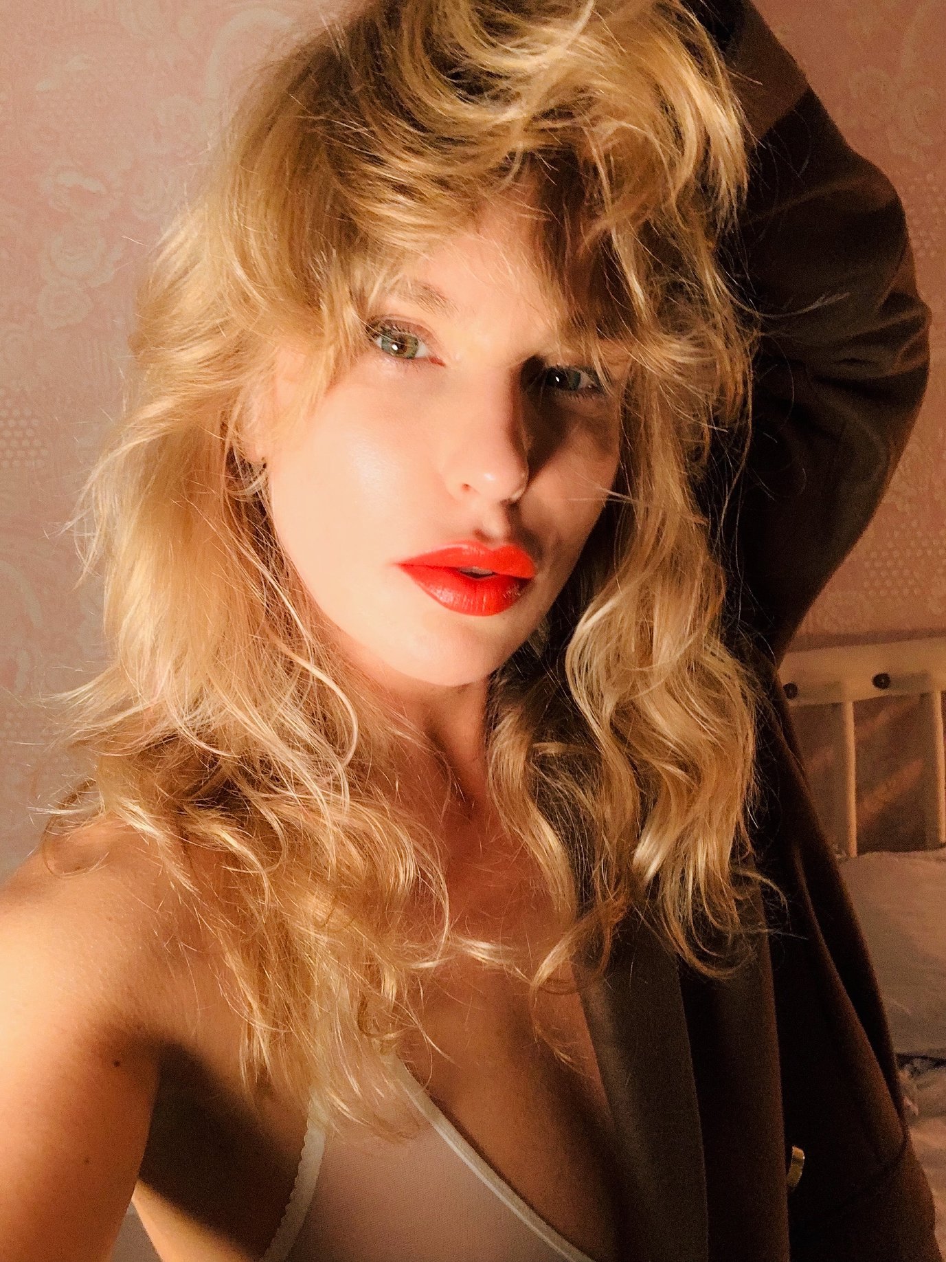 Recunosti fetita din imagine 27